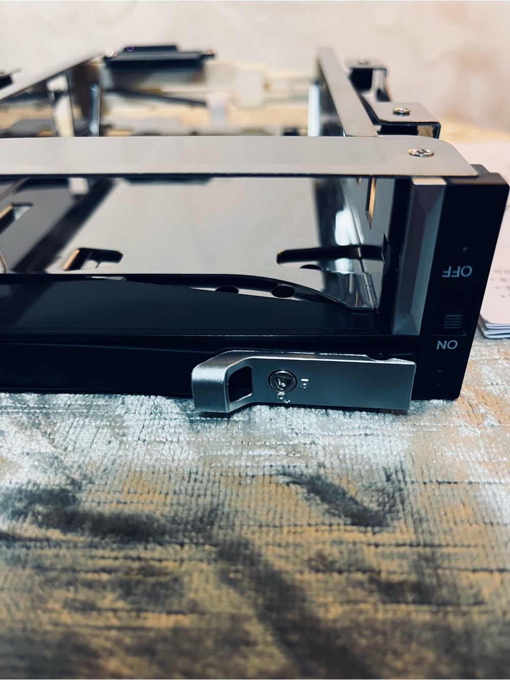 Delock 47209 5.25” Mobile Rack - Picture 6 of 16